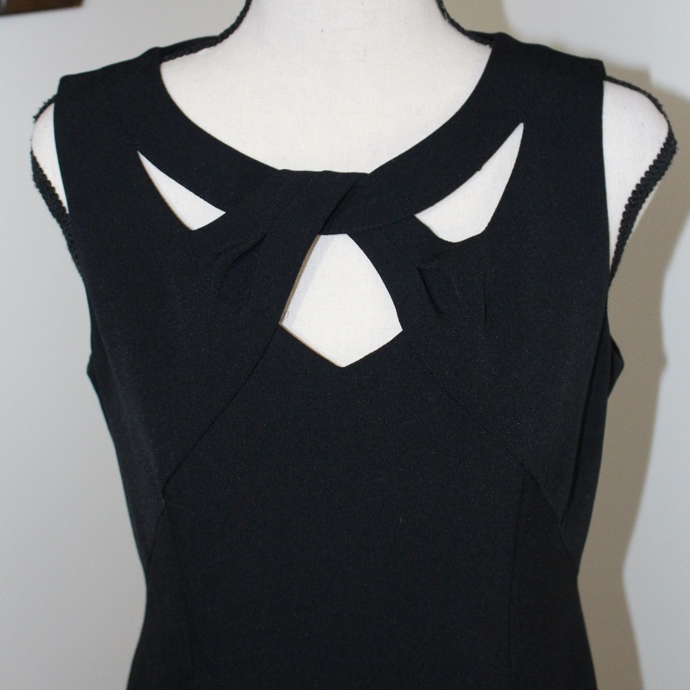 Jones Studio, Twisted cutout  Neckline sleeveless dress....